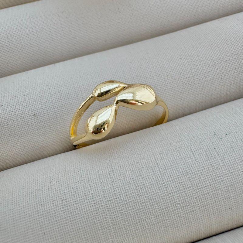 03.2377.0.O - (16) Anel de aro fino com parte superior em efeito ôrganico estilo gota lisa