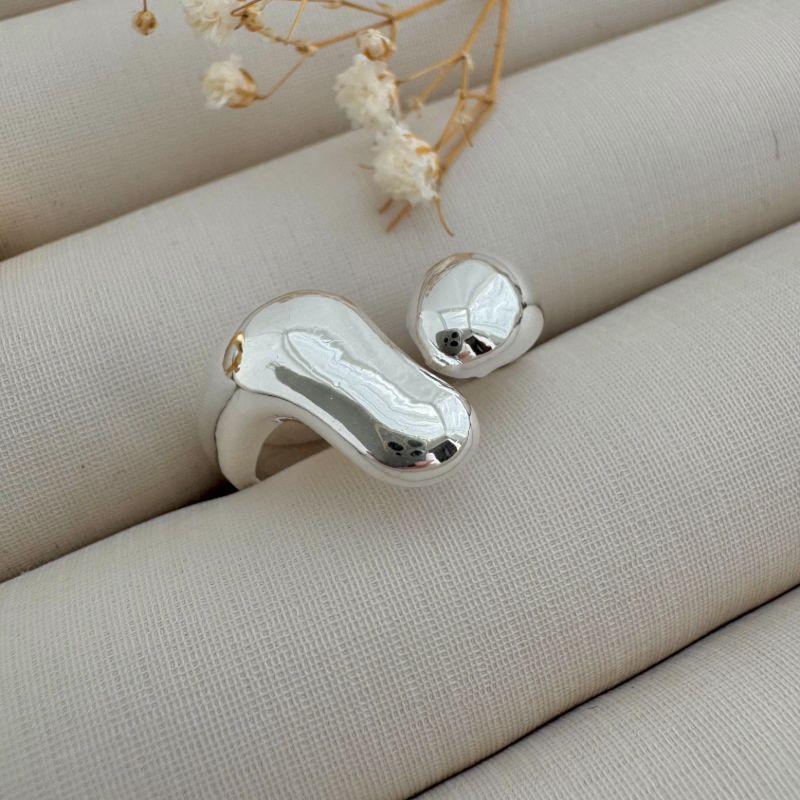 03.2408.0.S - (20) Anel de aro em gota e barra em efeito orgânico aberto