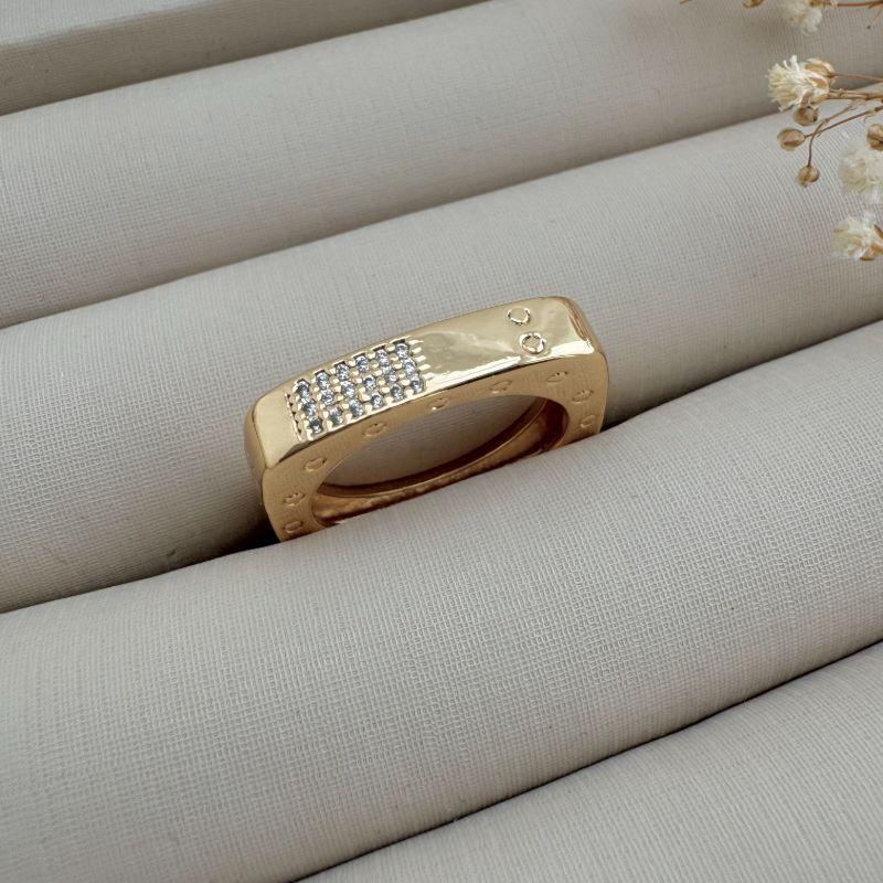 03.2416.1.O - (20) Anel quadrado largo de borda reta com retângulo cravejado e feitos circulos por todo