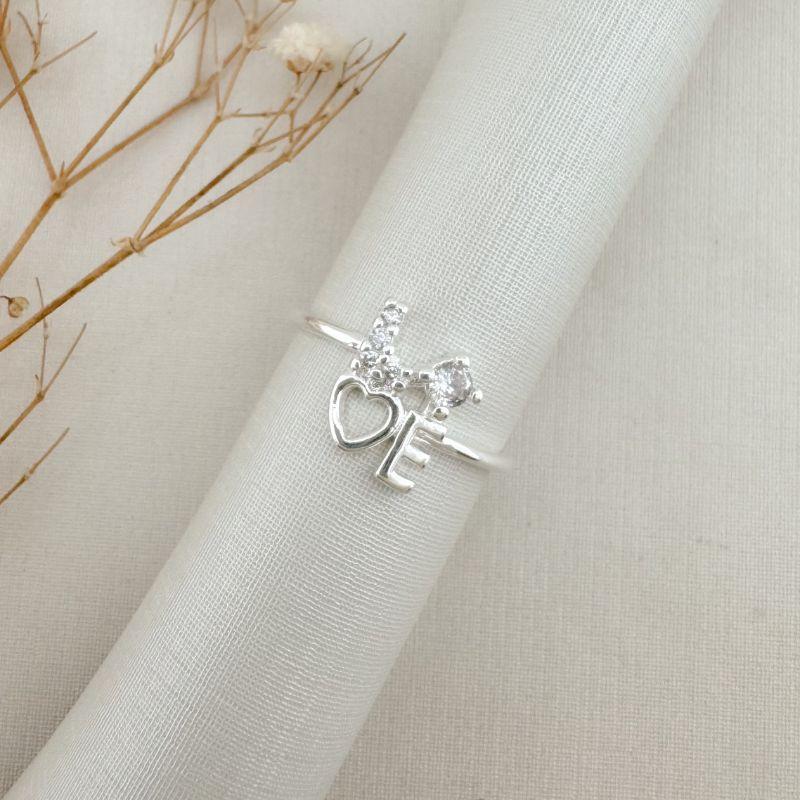 03.2451.1.S - (19) Anel de escrita LOVE se cada letra em estilo diferente