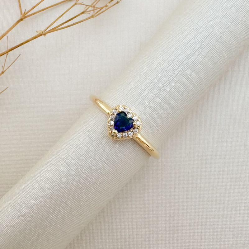 03.2455.4.O - (16) Anel se solitário em coração de 7mm com uma linha de cravação em volta