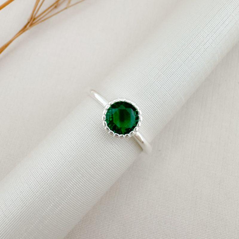 03.2459.5.S - (15) Anel de pedra circular com borda em spikes com aro liso