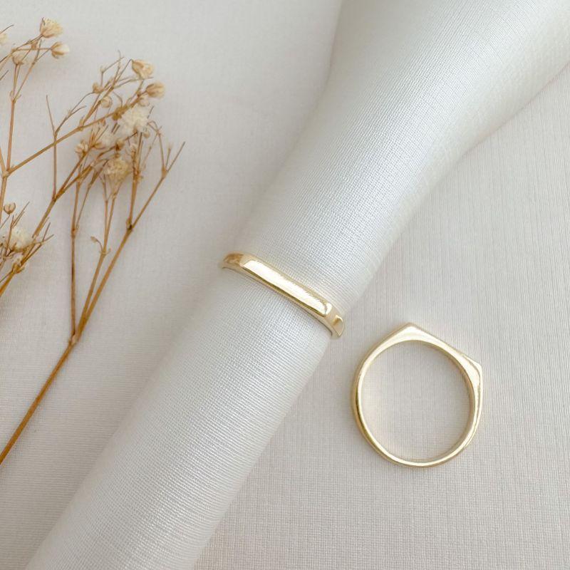 03.2461.0.O - (19) Anel de aro liso com parte superior reta lisa