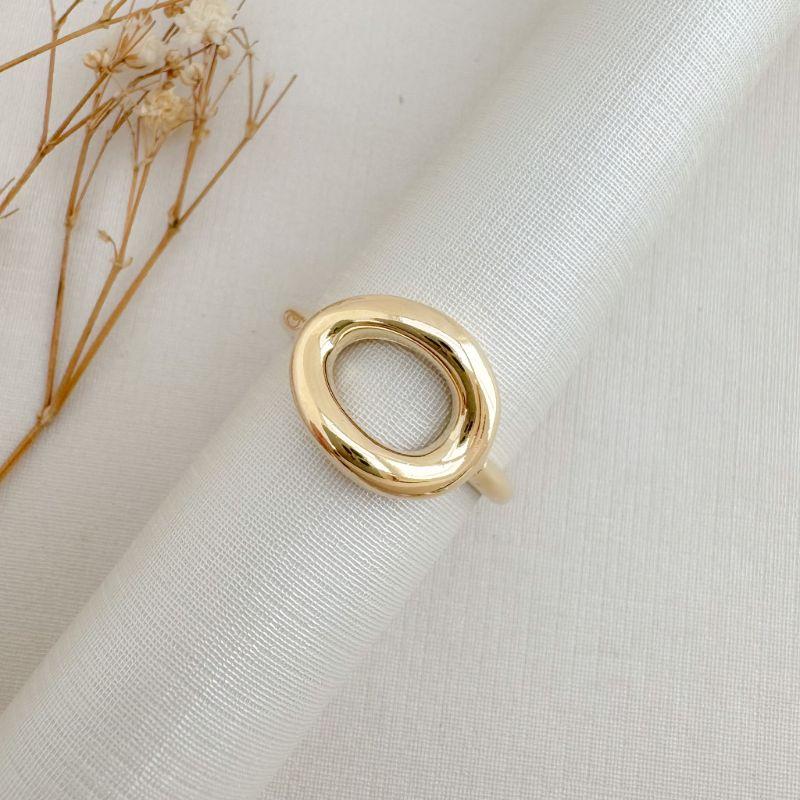 03.2472.0.O - (17) Anel de aro fino liso com parte superior oval larga lisa de borda arredondada