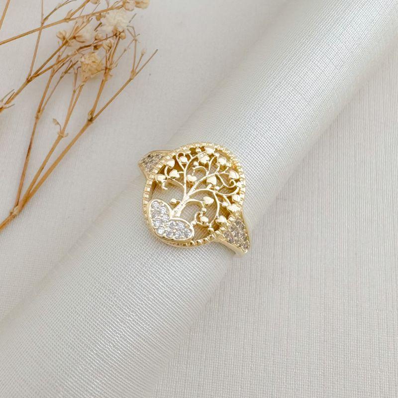 03.2493.1.O - (18) Anel oval com árvore lisa e coração cravejado em aro cravejado na lateral