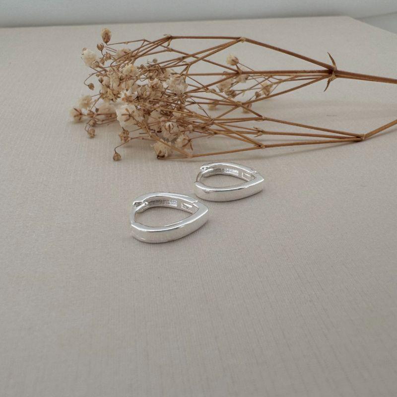 05.3003.0.S - (Tam. G) Argola de formato morango em tudo de borda quadrada