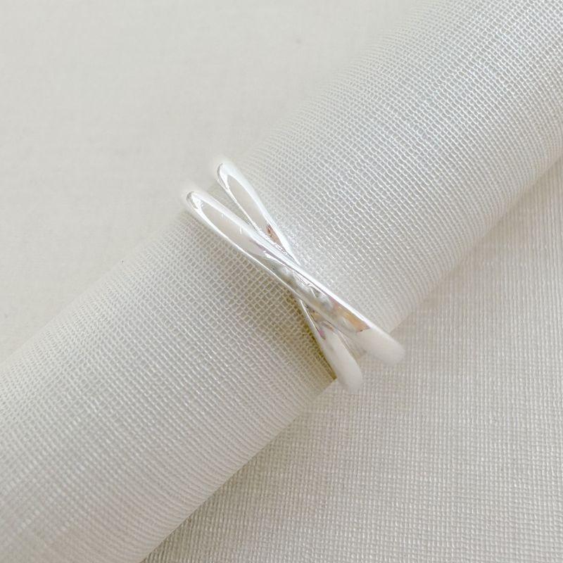 03.2507.0.S - (13) Anel de aro duplo com central traspassada em X