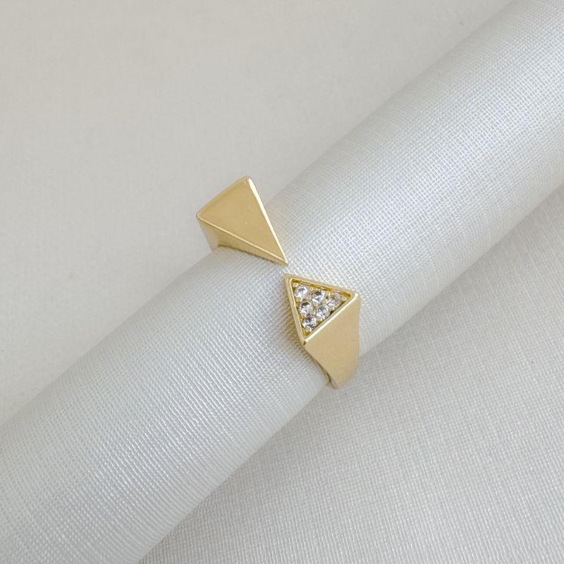 03.2509.1.O - (13 ao 16) Anel aberto de dois triângulos, um lios e um cravejado