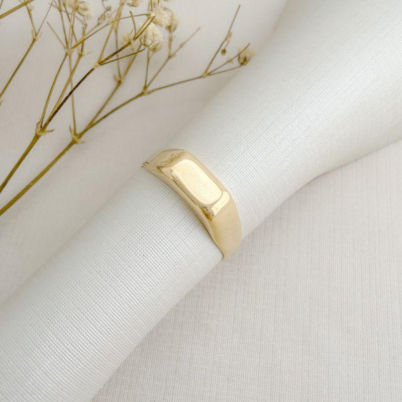 03.2519.0.O - (16) Anel de aro liso simples com central alto em retangular