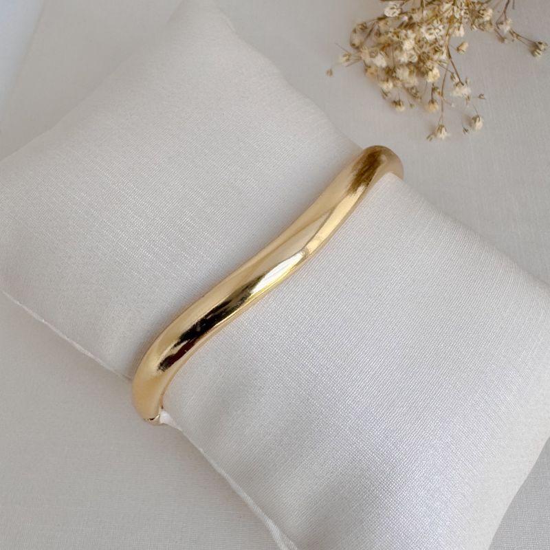 04.0208.0.O - Bracelete de barra polida lisa em efeito ondas