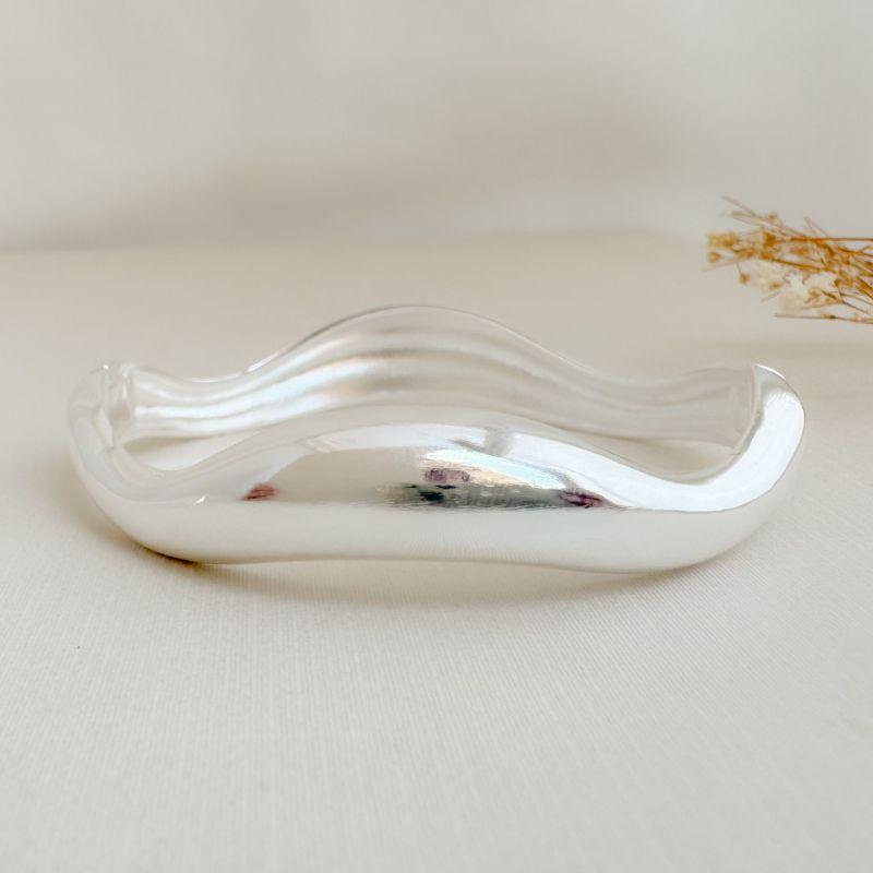 04.0211.0.S - Bracelete liso em efeito orgânico ondas