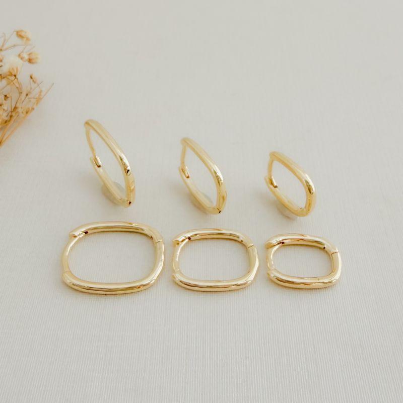 05.3057.0.O - Trio de argolas de tubo liso em formato retangular