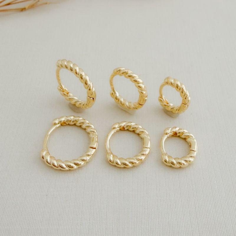 05.3059.0.O - Trio de argola em tubo de efeito torcida em formato circular