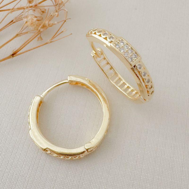 05.3067.1.O - Argola circular com frontal de uma coluna em cravação inglesa com retângulo central