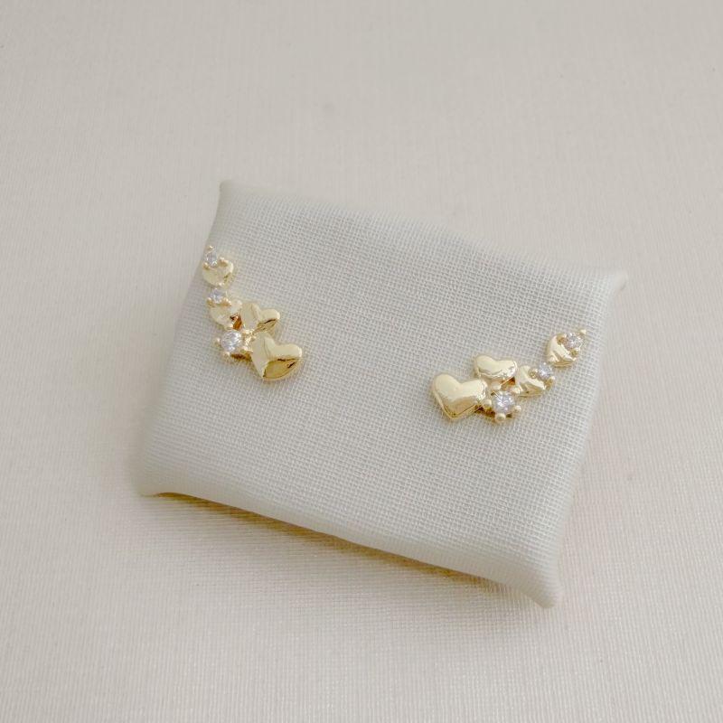 07.2470.1.O - Brinco mini ear-jacket de corações lisos com micro zircônias