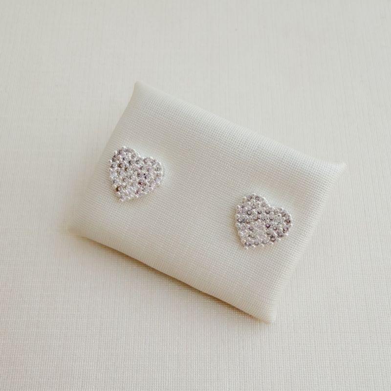 07.2748.1.S - (Tan.G) Brinco formato coração em cravação chuveiro sem borda