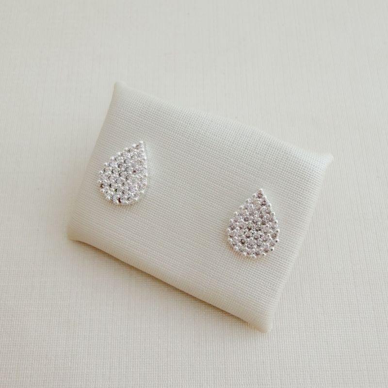 07.2751.1.S - (Tam.G) Brinco formato gota em cravação chuveiro sem borda