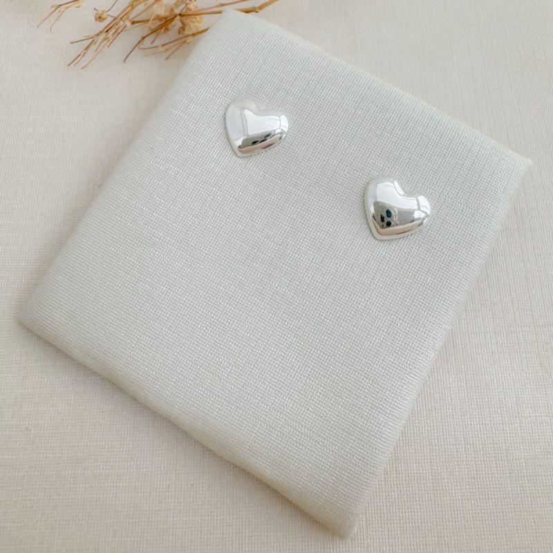 07.2753.0.S - (Tam.M) Brinco de coração abaloado liso simples