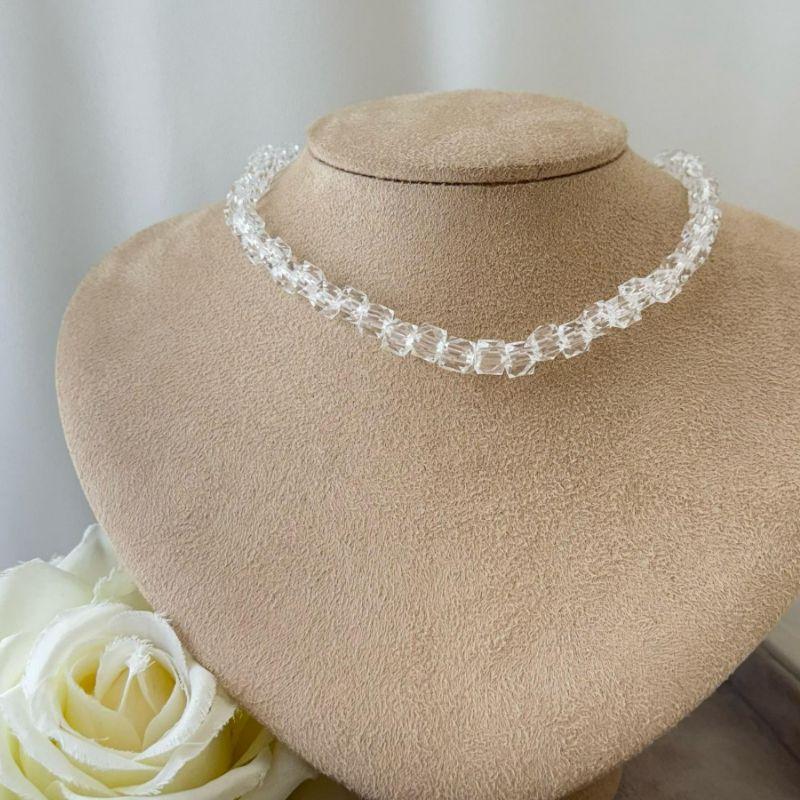 09.2107.0.O - (42) Colar de pedras acrílicas transparentes