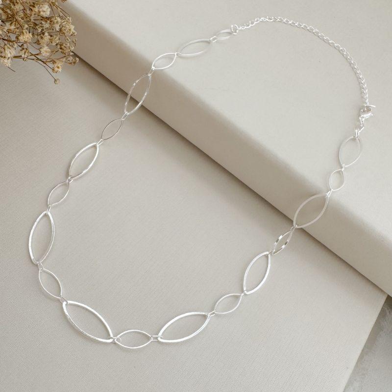 09.2394.0.S - (32) Choker de elos grandes em formato navetes lisos