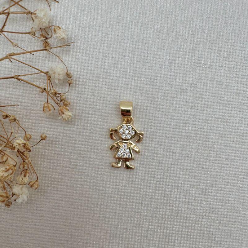 11.0007.1.O - (V2 - Menina) Pingente menina cravejada na cabeça e no corpo - para canga de corações cravejados