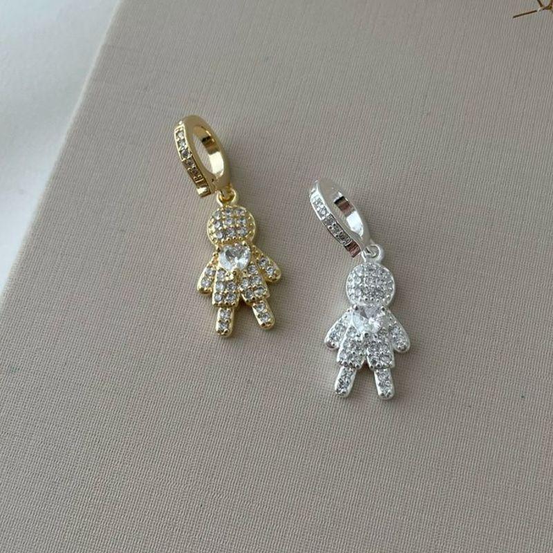 11.0594.1.S - Pingente de menino cravejado que abre com coração central