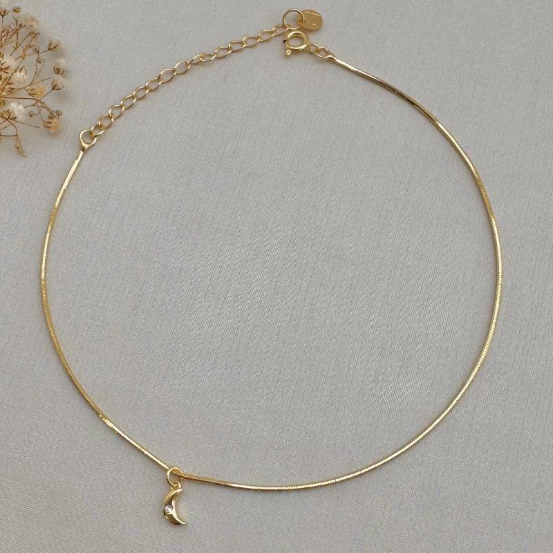 14.0285.1.O - Tornozeleira de rabo reta quadrada com pingente de lua com pedra