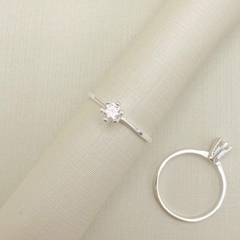 03.2127.1.S - (V3 - 13) Anel solitário clássico simples, aro fino com pedra alta em seis garras