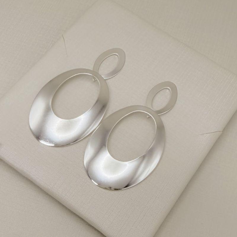 06.1319.0.S - Brindo grande base oval vazada e pingente oval grande vazada.