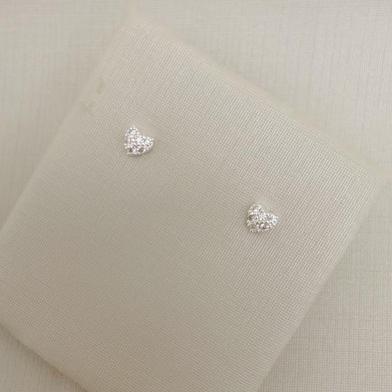 07.2795.1.S - Brinco mini coração cravejado