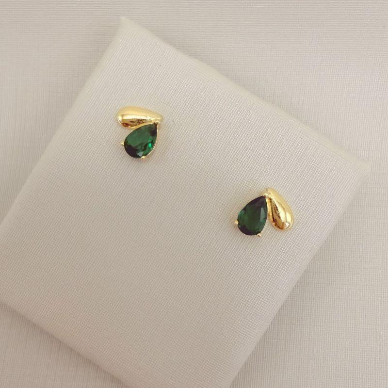 07.2806.5.O - Brinco duas gotas, uma lisa e outra verde.