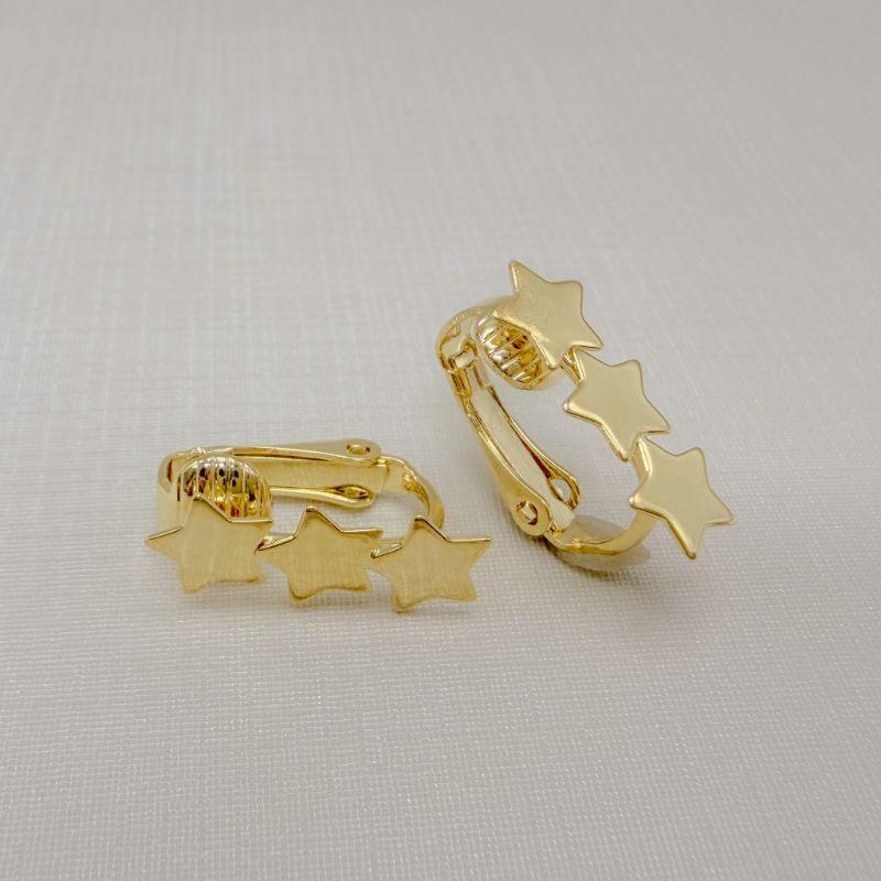 07.2811.0.O - Brinco de pressão com três estrelas lisas.