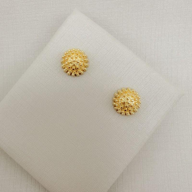 07.2827.0.O - Brinco meia bola pontilhada 8mm.