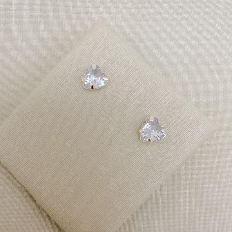 07.2836.1.S - Brinco de zircônia em formato de coração 6,6mm