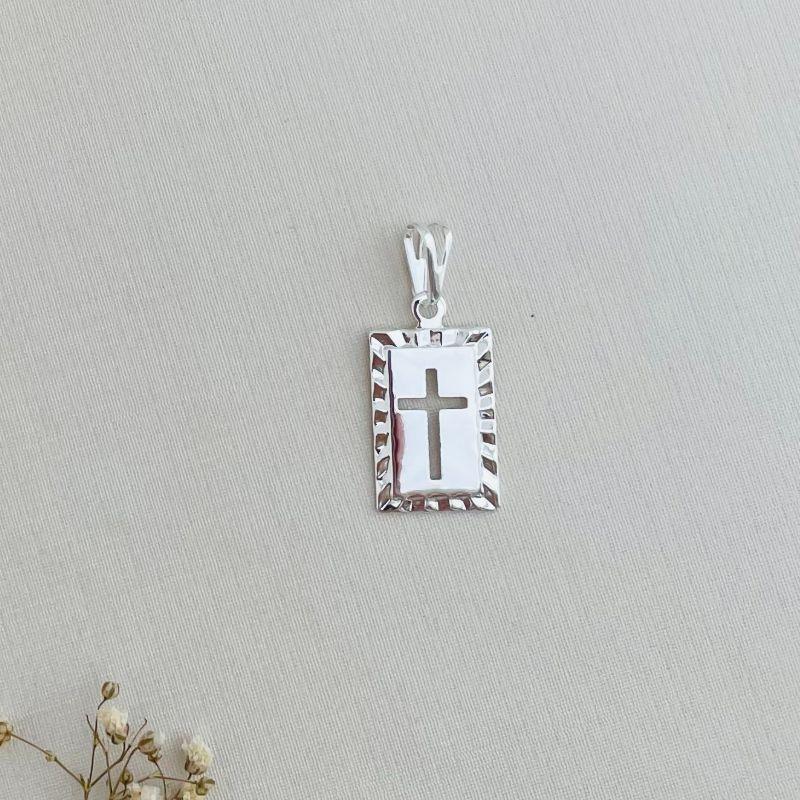 11.0598.0.S - Pingente retangular com borda efeito orgânica de central vazado em cruz