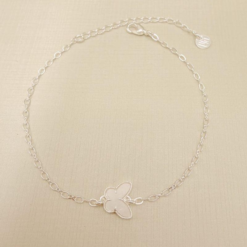 12.2275.15.S - Pulseira elo oval/infinito com entremeio borboleta de madrepérola.