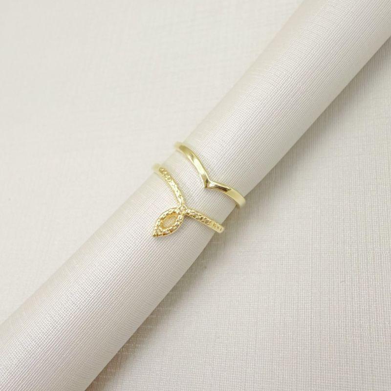 01.0222.0.O - (Reg) Anel de mindinho duplo desenho V com silhueta navete