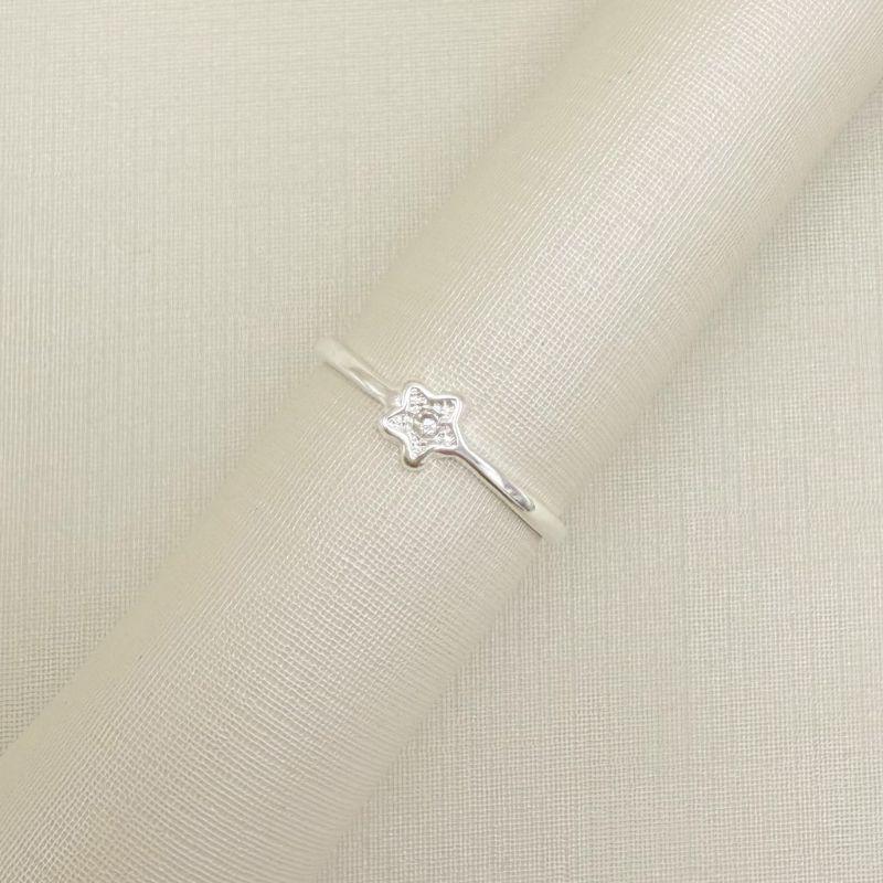 03.2537.1.S - (13) Anel de aro fino com estrela clássica central com ponto de luz