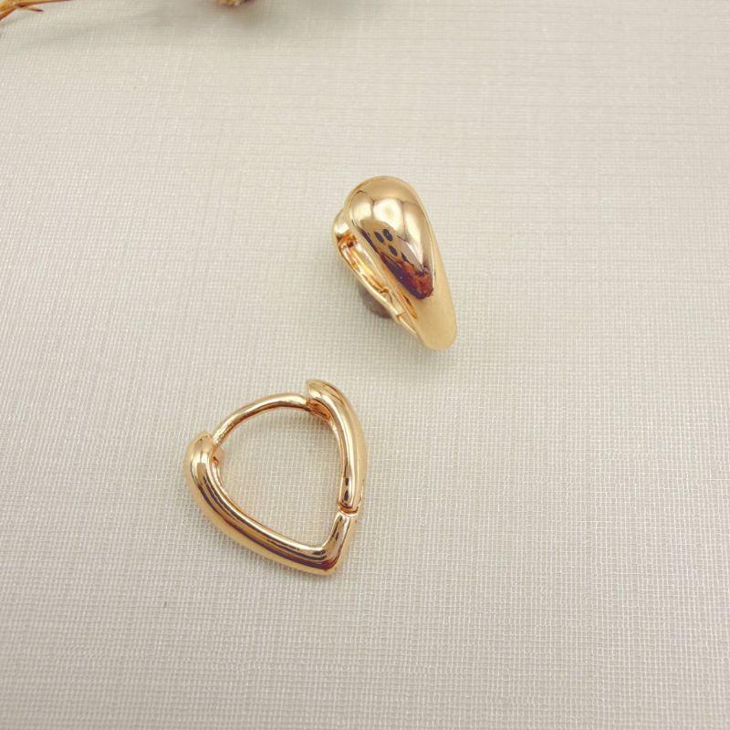 05.3110.0.O - Argola formato V lisa abaloada em parte superior