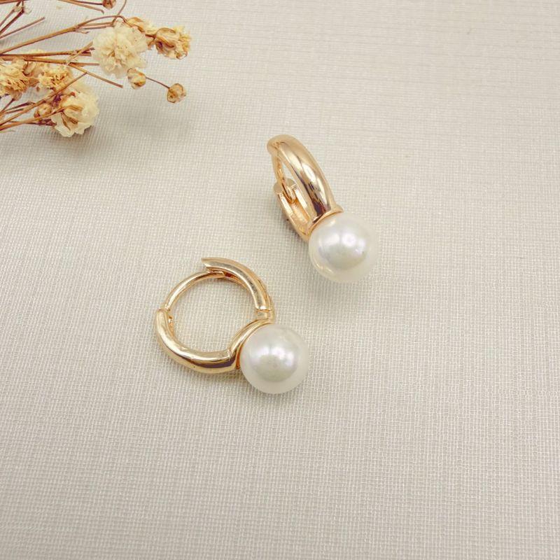 05.3114.15.O - Argola de tubo simples liso com pérola na parte inferior