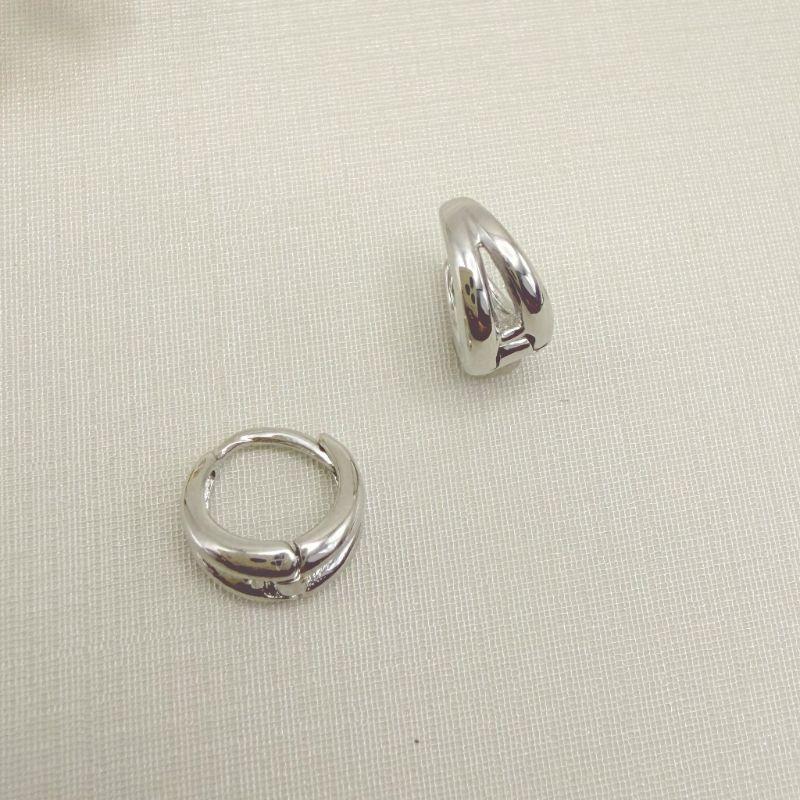 05.3117.0.B - Argola em formato garra em duas colunas lisas com abertura no meio