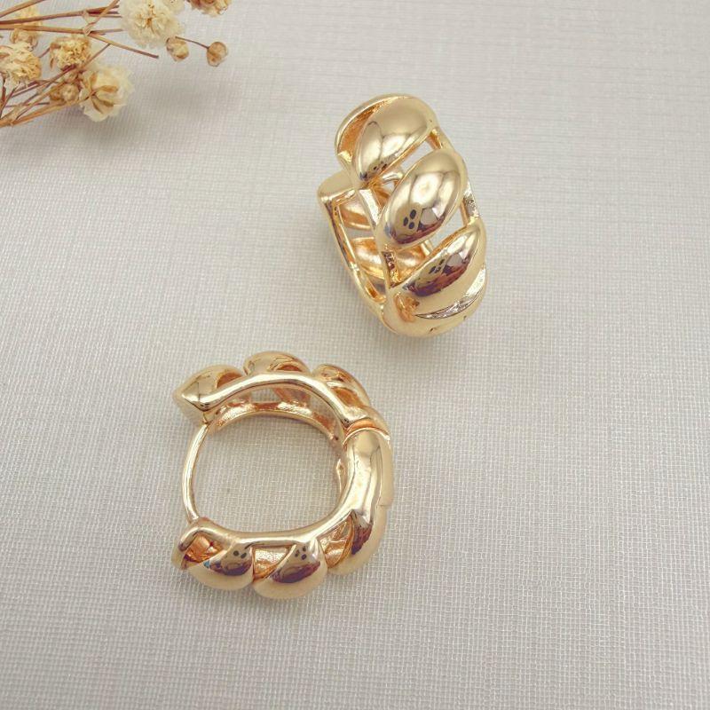 05.3124.0.O - Argola de três barras em navetes lisos verticais