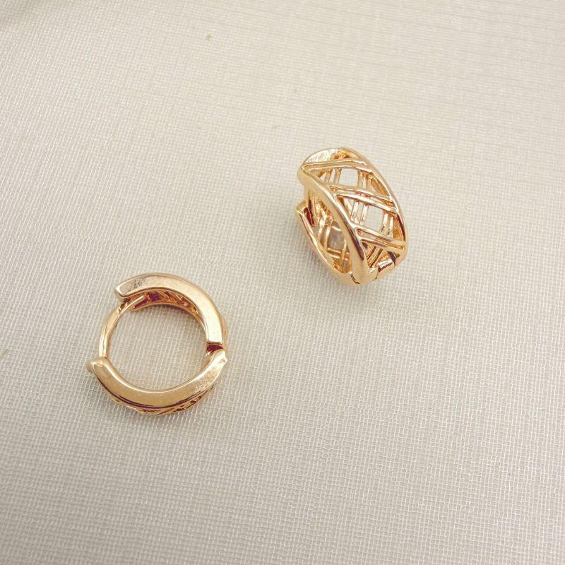 05.3126.0.O - Argola pequena com riscos que formam X vazados