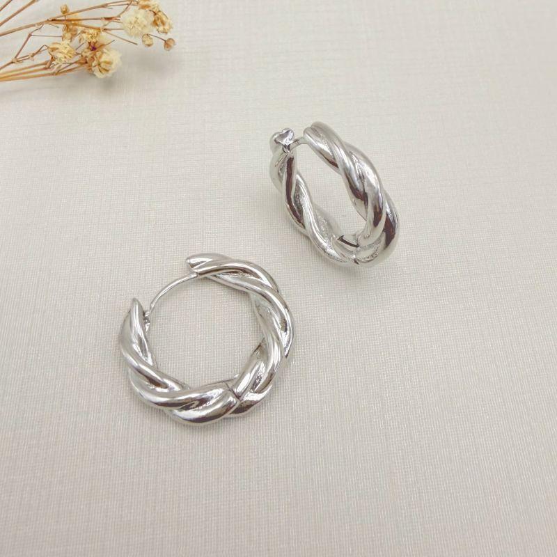 05.3129.0.B - Argola circular em tubos de efeitos torcidos