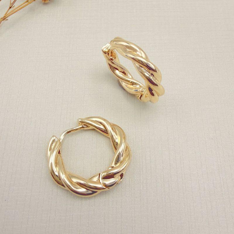 05.3129.0.O - Argola circular em tubos de efeitos torcidos