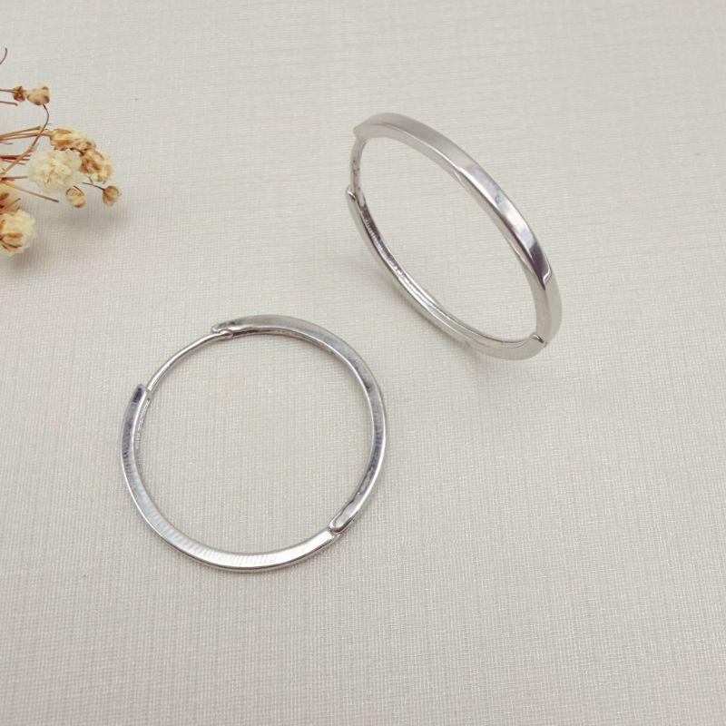 05.3137.0.B - Argola maxxi pequena em tubo quadrado liso