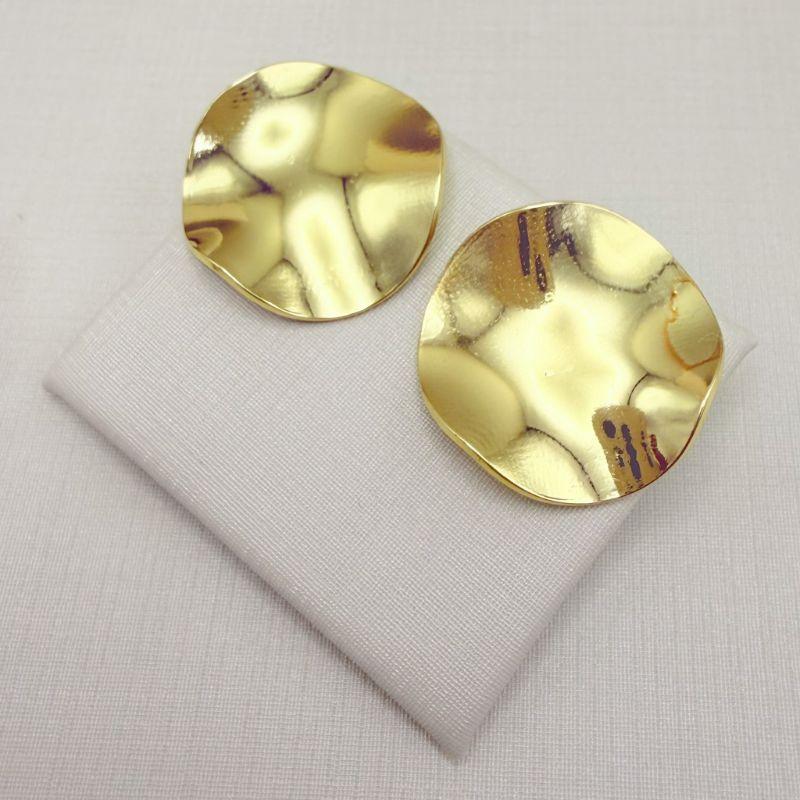 06.1338.0.O - Brinco de chapa circular em efeito orgânico liso