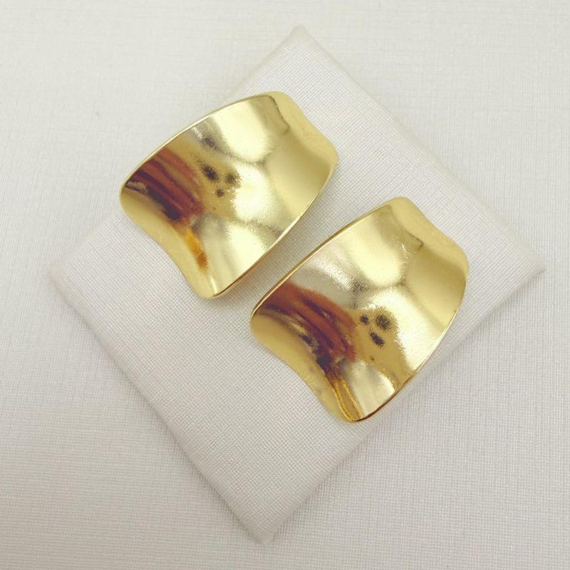 06.1340.0.O - Brinco de chapa em efeito convexo liso simples