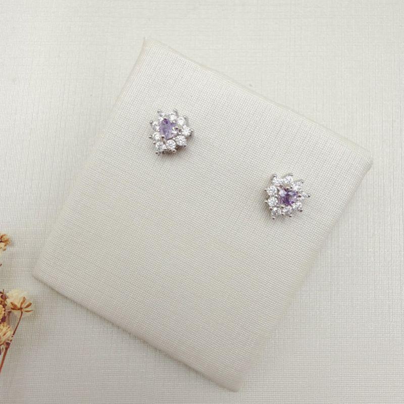 07.2853.22.B - (Tam.P) Brinco de coração central com uma borda em aura