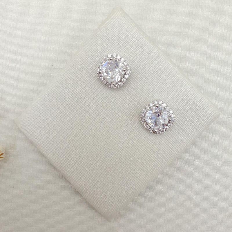 07.2862.1.B - Brinco ponto de luz quadrado de 0.6m com uma borda em aura